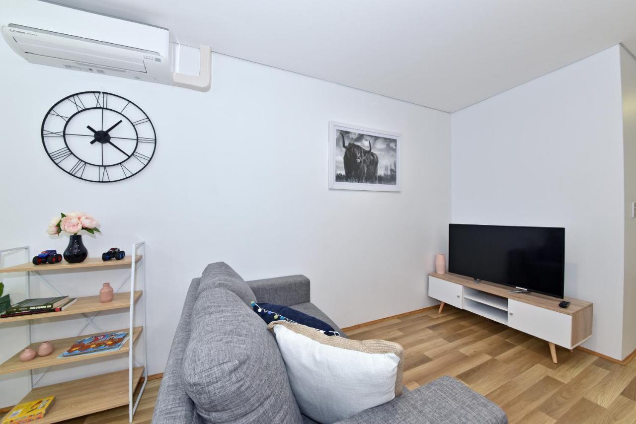 2X2 Modern Apartment Near Airport And City Perth Bagian luar foto